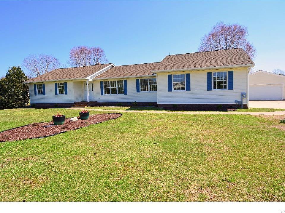 1st image of 3 Mulberry Ln