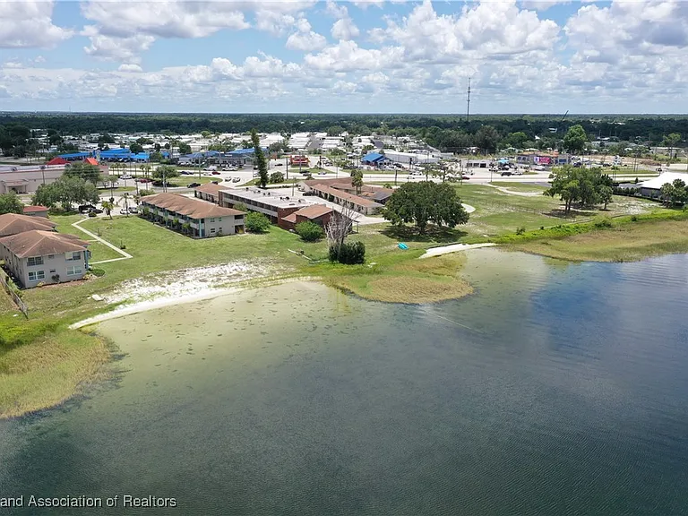 1001 Lakeview Dr — Photo 13
