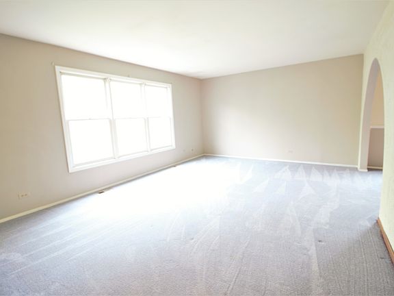 2nd image of 536 Cumberland Ln