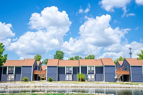 Lakeshore Cove Photo 1