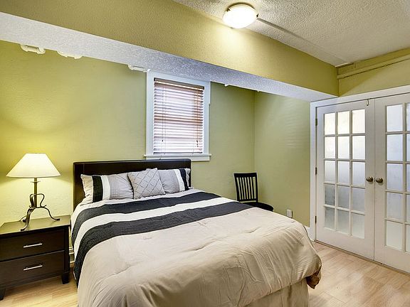 5th image of 2881 Irving Ave S Unit 001