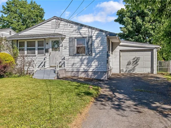 94 Troyon St, Liverpool, NY 13088