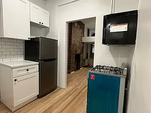 412 West 56th Street image 1 of 12