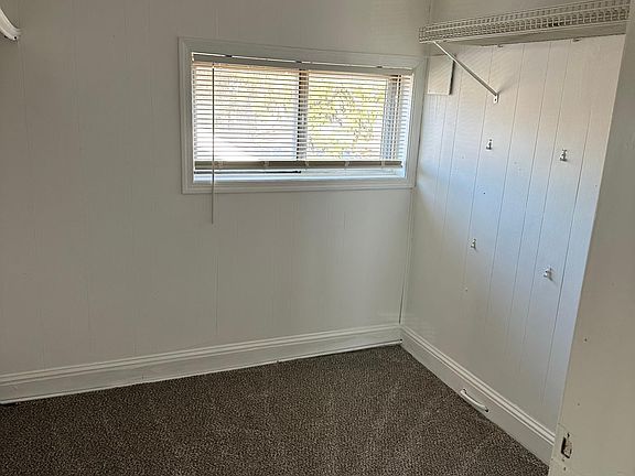 Bonus Room/walk in closet accesible through the Bedroom