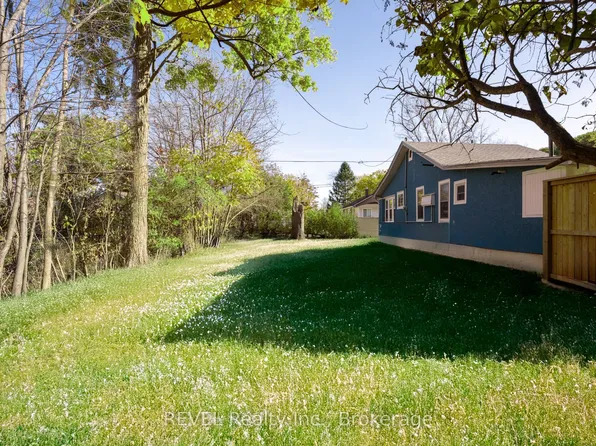 405 Oxford Ave, Fort Erie, ON L0S 1B0