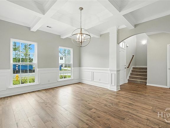 4th image of 153 Chilburn Circle
