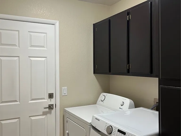 1316 Royal Creek Ct — Photo 21