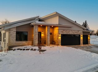 600 Kraewood Dr, Northfield, MN 55057