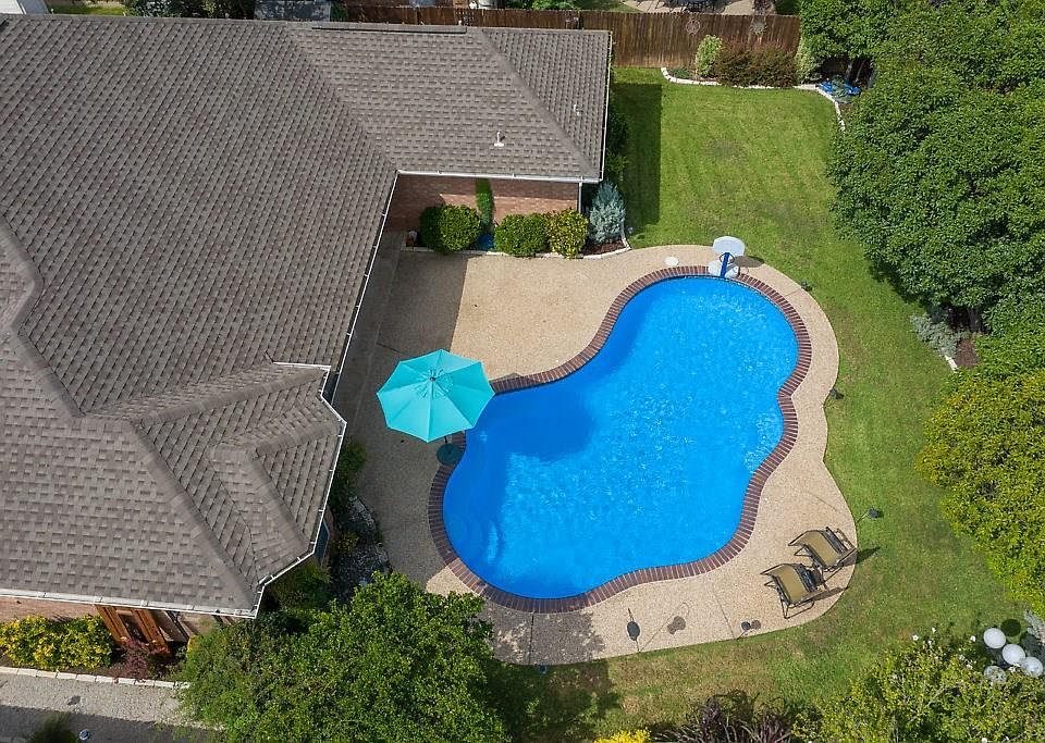 1st image of 1507 Shadowbrook Dr