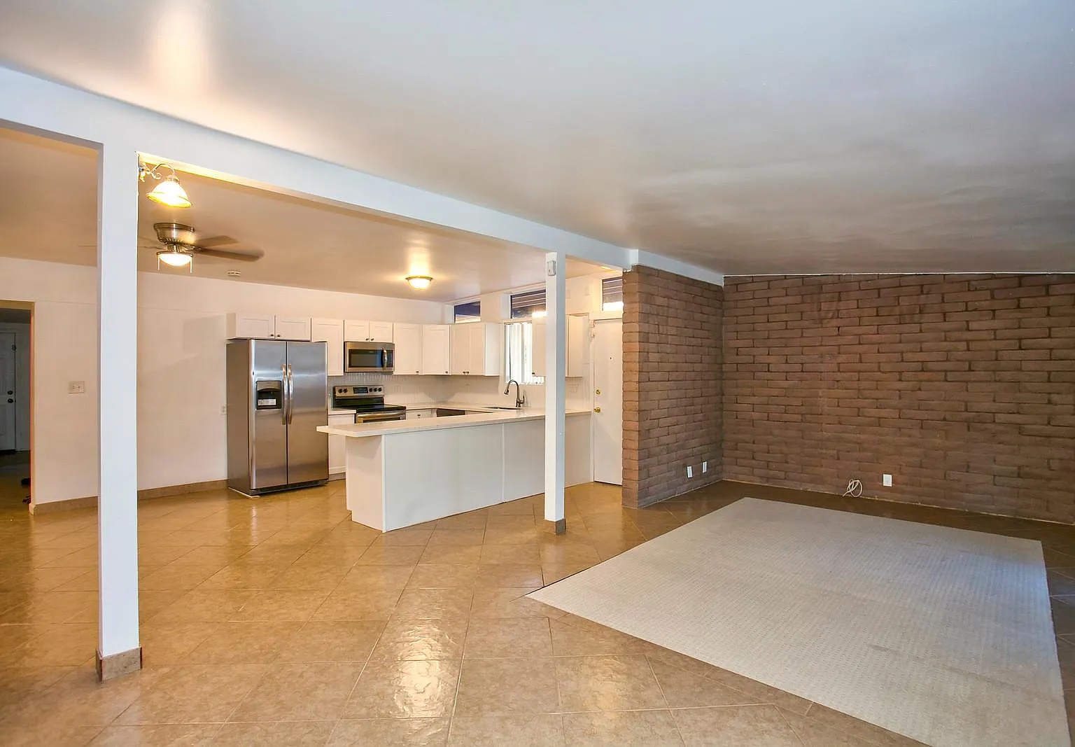 5 bed, 2200 sqft, $2,795 — Photo 2