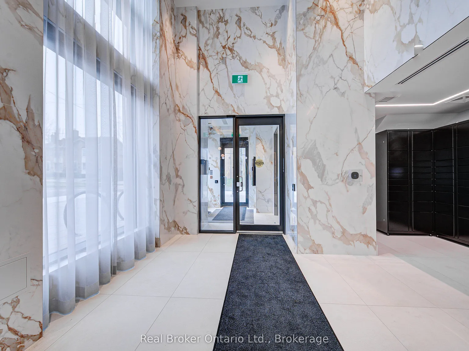 Martha James Condos — Photo 3