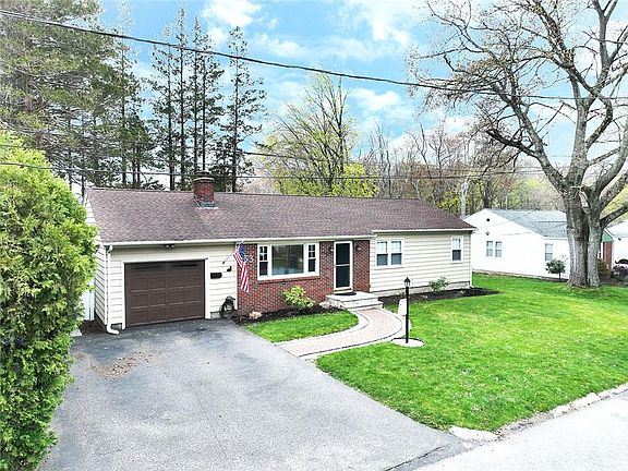 3rd image of 53 Fisher St