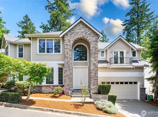 7817 NE 112th St, Kirkland, WA