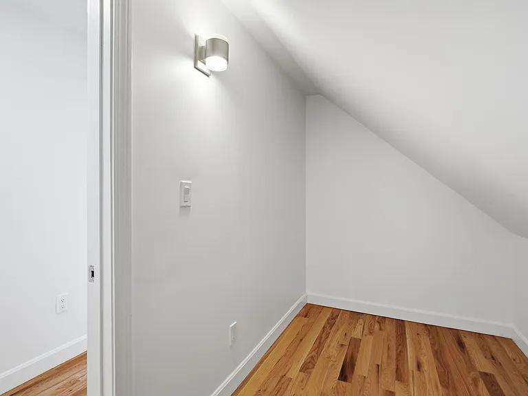 216 Broadway #2 — Photo 27