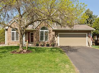 2467 Pond Cir W, Mendota Heights, MN 55120