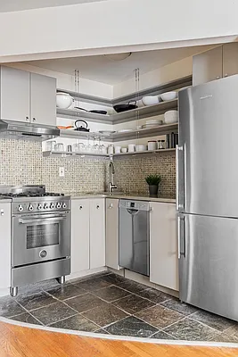 Sold by Christie's International Real Estate Group, LLC | media 4