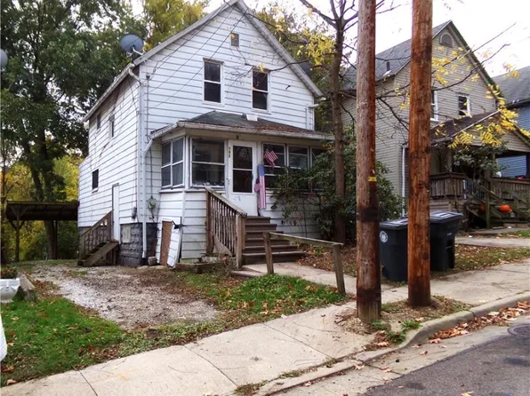 592 Sharon St, Akron, OH 44314