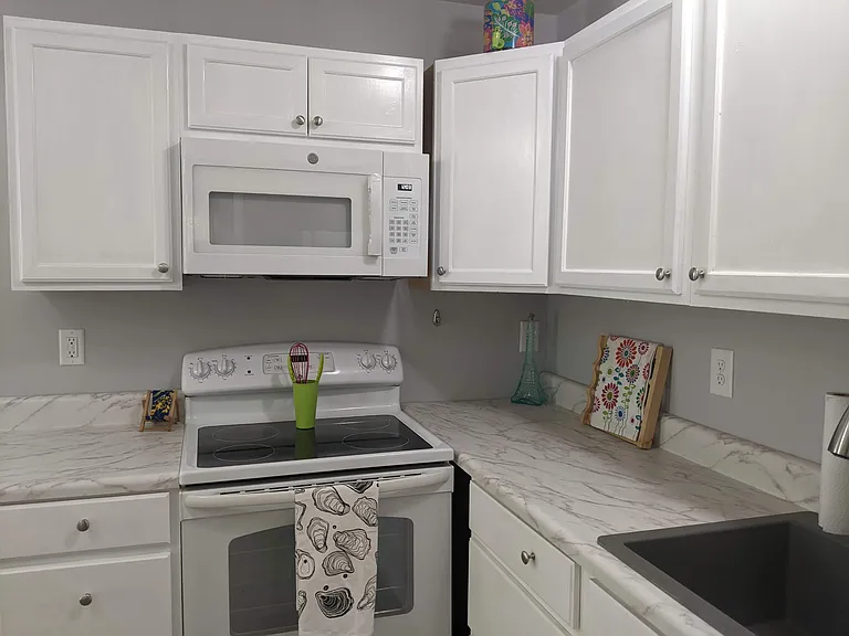 105 Linden Streetlower S — Photo 3