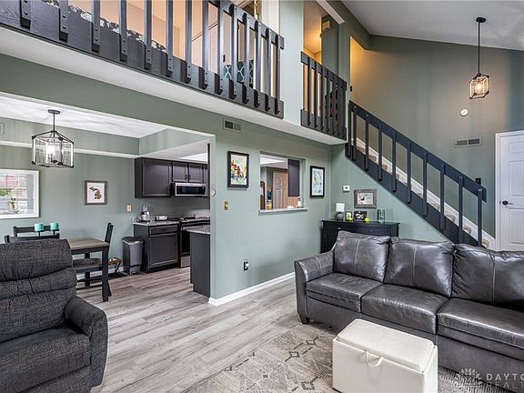 5th image of 2090 Foxknoll Dr