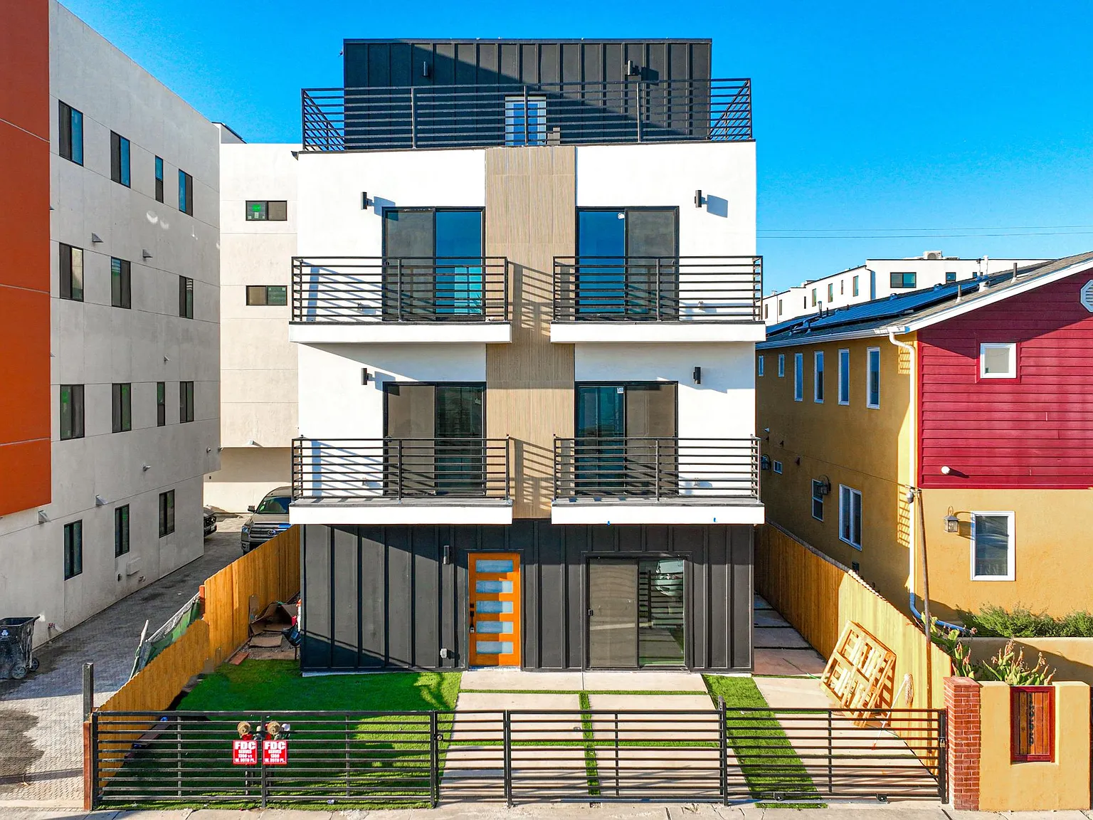 Trojan Terrace — Photo 1