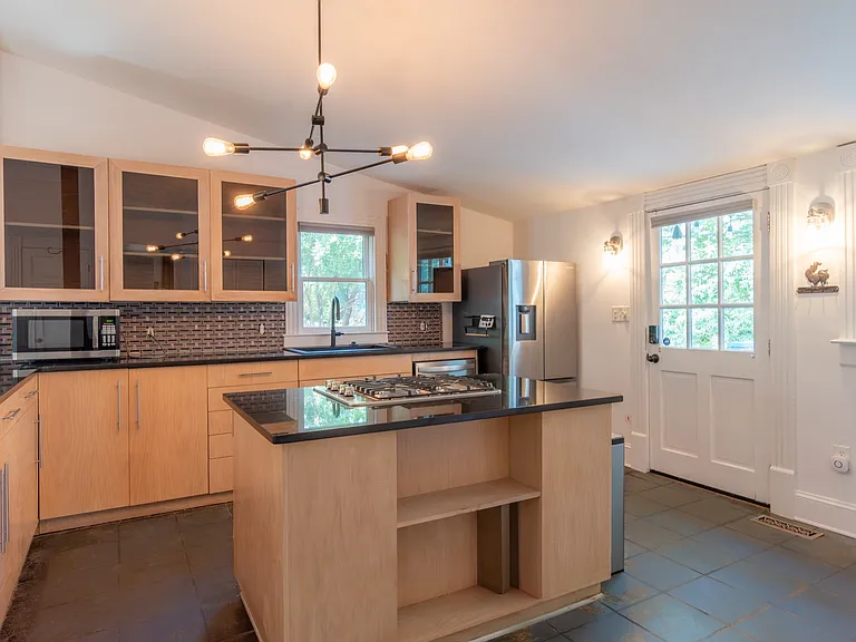 72 Flora Ave NE — Photo 12