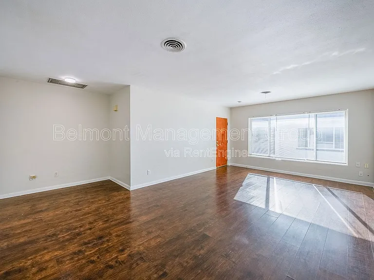 94 Columbia St #3 — Photo 4
