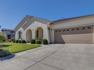 1055 Cypress Run Dr, Stockton, CA 95209