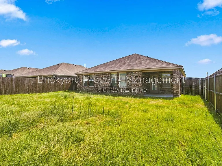 601 Banner Ave — Photo 3