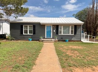 814 W 11th St, Post, TX 79356