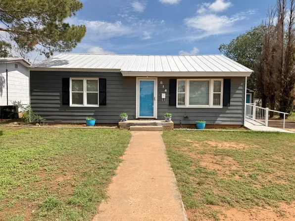 814 W 11th St, Post, TX 79356