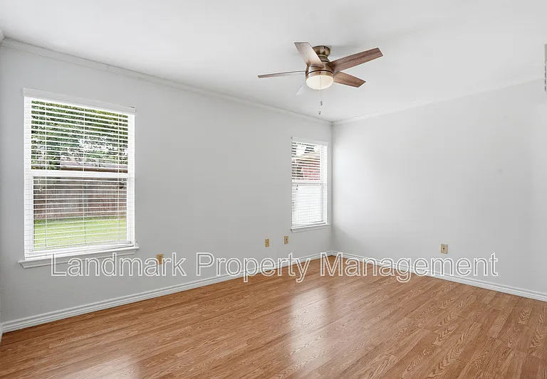 1122 Hidden Creek Dr — Photo 19