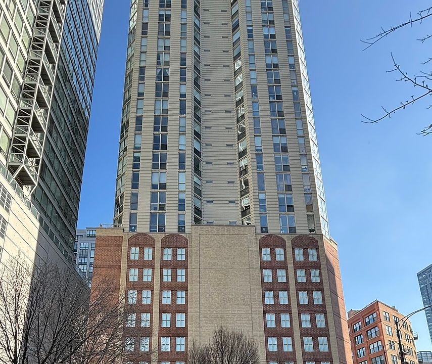 1st image of 645 N Kingsbury St APT 2306
