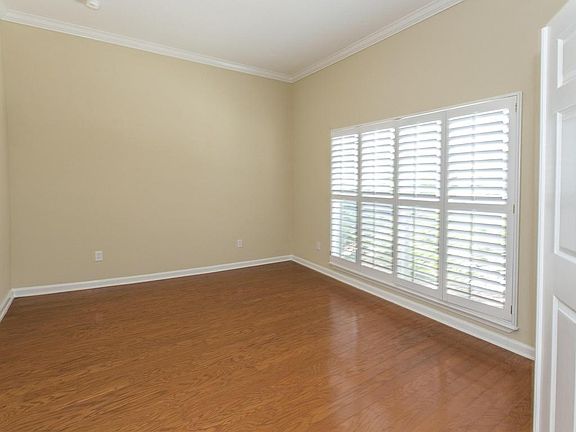 4th image of 908 Indian River Rd