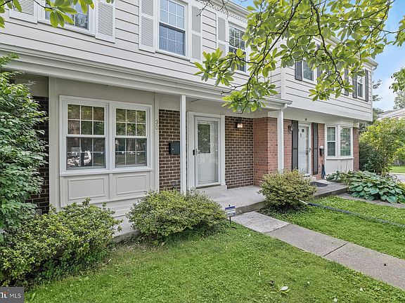 4th image of 30 Goodport Ln