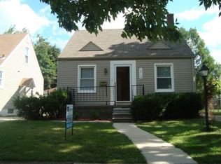 19709 Kenosha St, Harper Woods, MI 48225