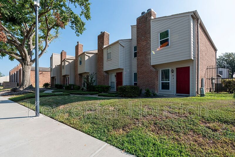 1st image of 3901 Woodchase Dr Unit 35