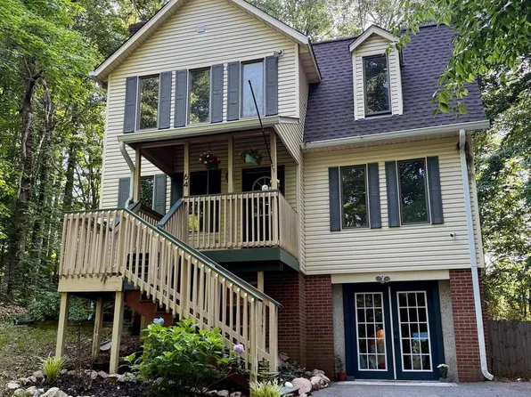 64 Greenridge Dr, Stafford, VA 22554