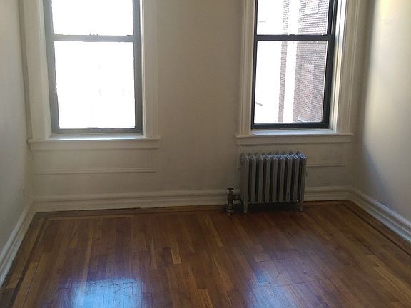 5th image of 427 W 51st St APT 6G