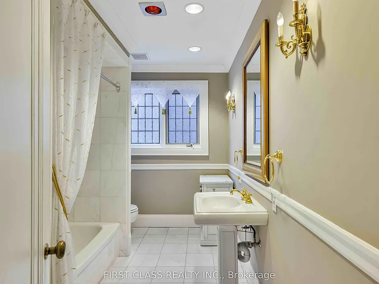 80 Douglas Dr — Photo 23