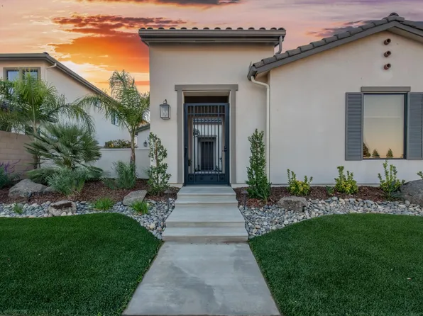 2283 E Courtside Dr, Fresno, CA 93730