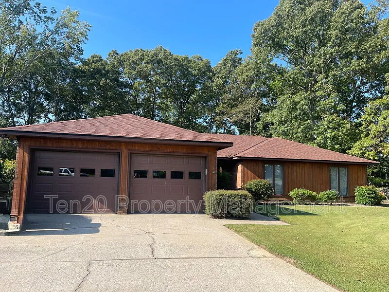 4 S Whisper Ct