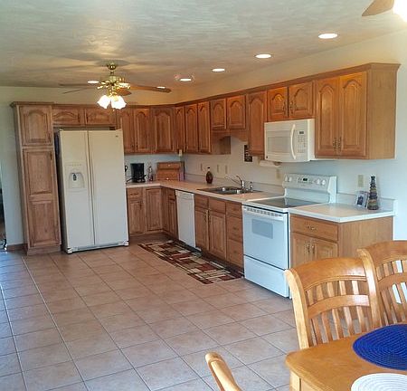 3rd image of 108 Blossom Dr #B