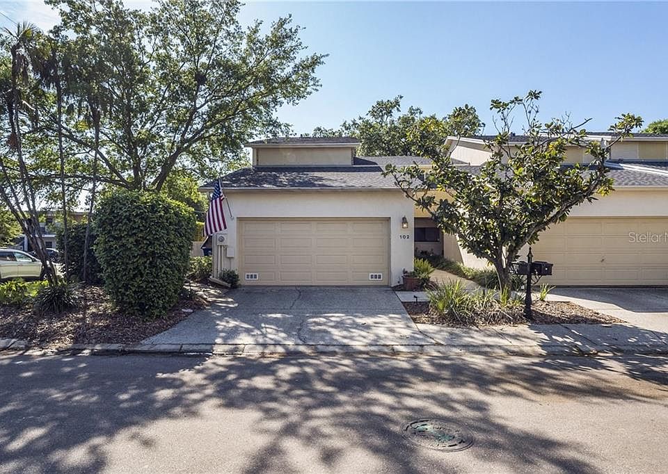 1st image of 102 W Targa Ct
