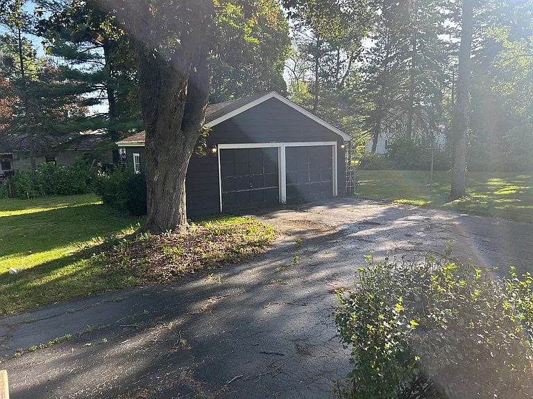 1015 Morton St — Photo 13