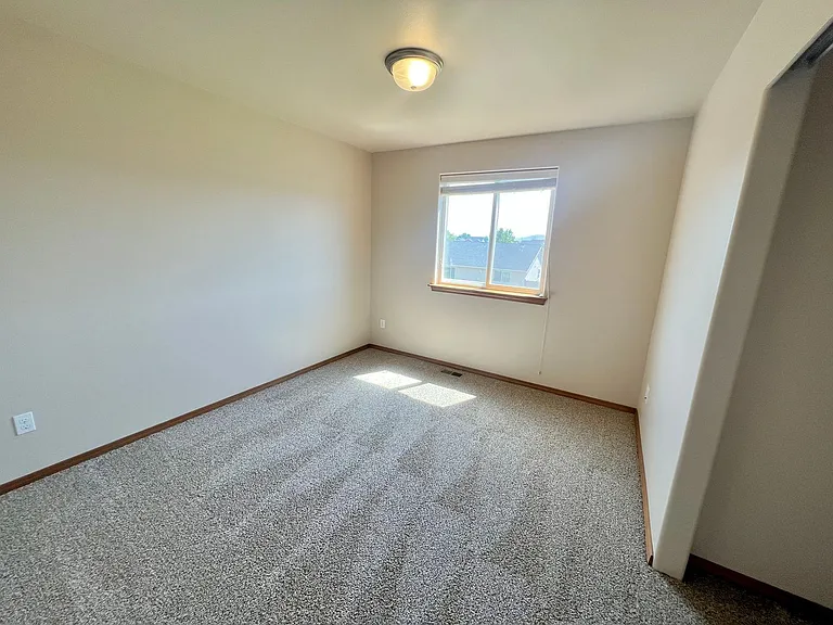 210 W Hailey Ct — Photo 17