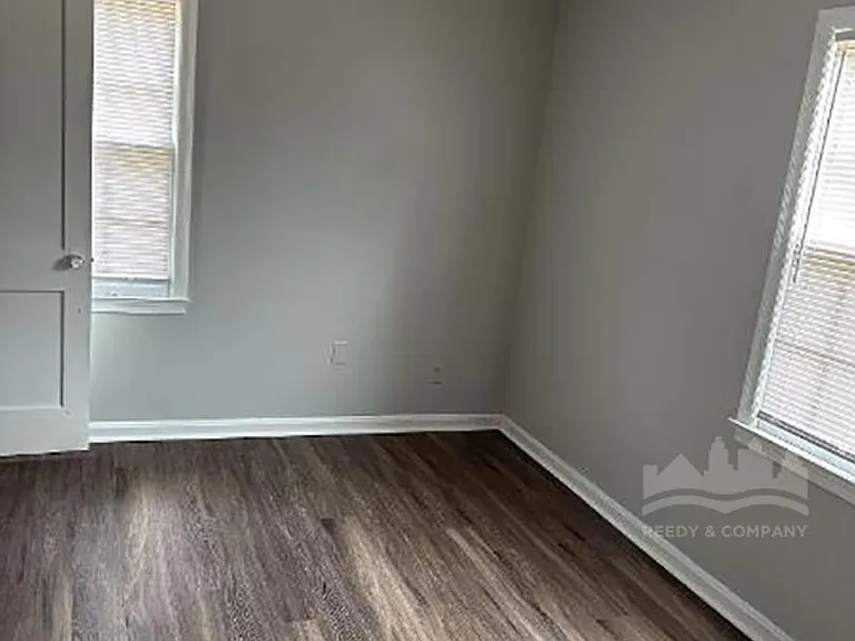 1240 Robin Hood Ln — Photo 5