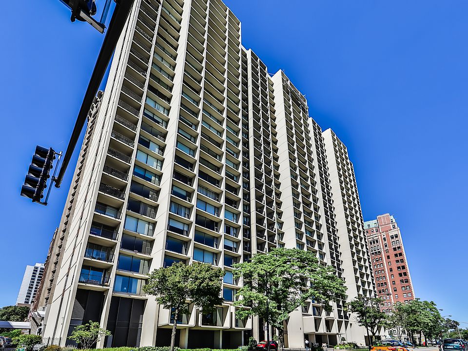 1st image of 3200 N Lake Shore Dr APT 401