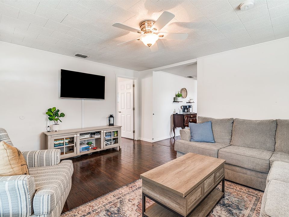 1st image of 113 Caddo St
