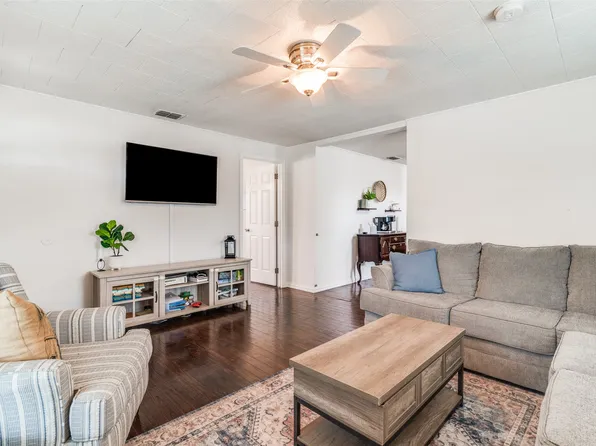 113 Caddo St, Nevada, TX 75173