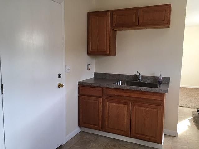 Apartment entry, kitchen